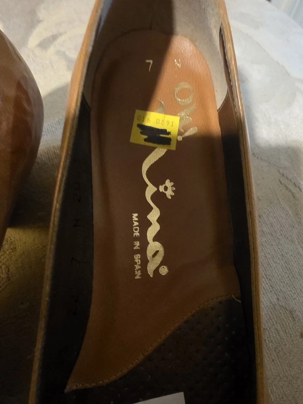 Women’s Pointed Cognac Leather Heels — Classic Slip-On Pumps